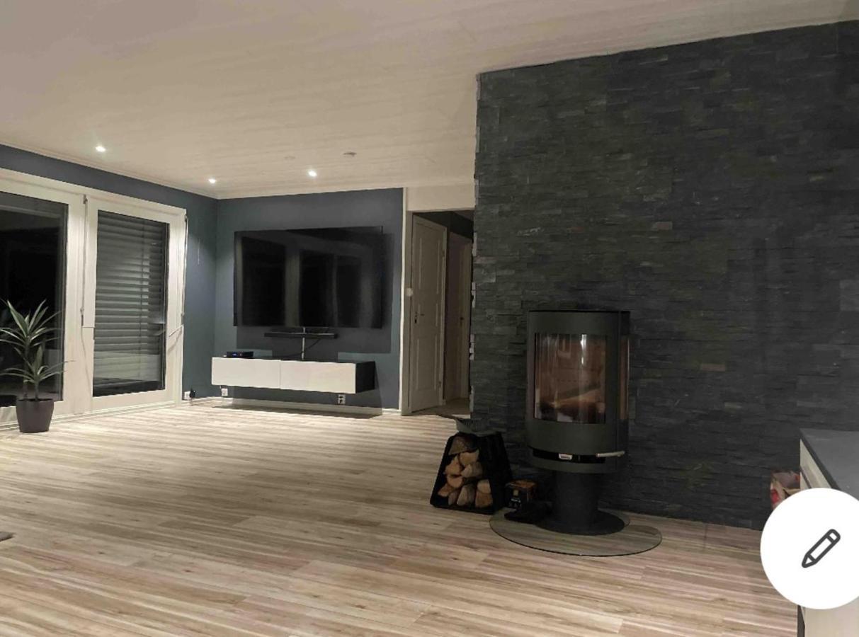 Beautiful 5-Bed Villa In Mandal Exterior foto